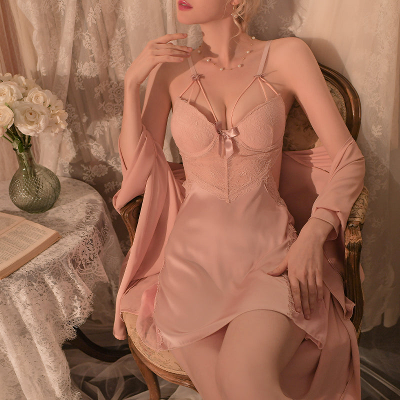 Unterkleid aus Satin und Spitze mit verzierten Trägern