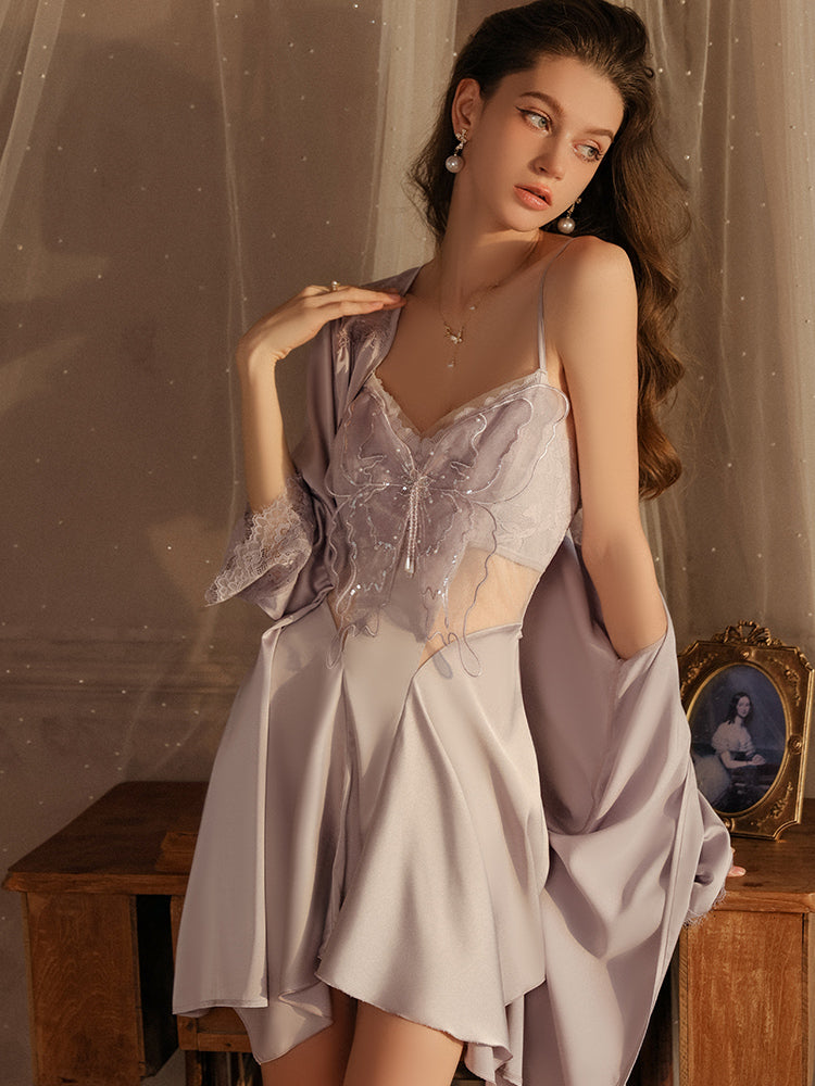 Robe nuisette en satin à éclat éthéré