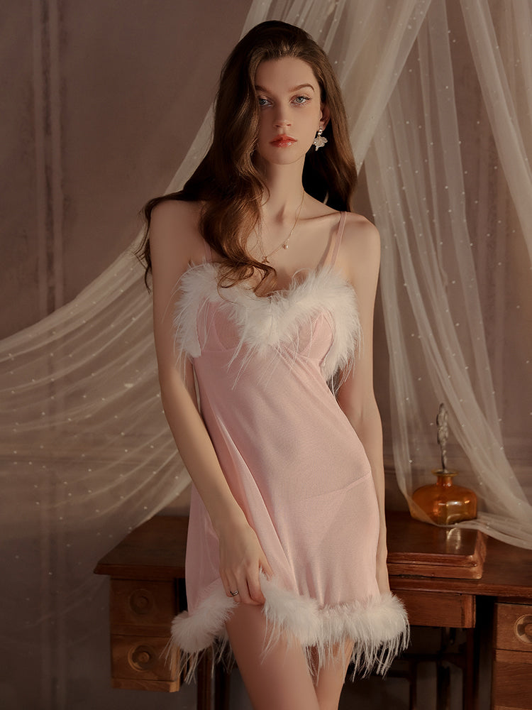 Robe nuisette à bordures en plumes Swan Elegance