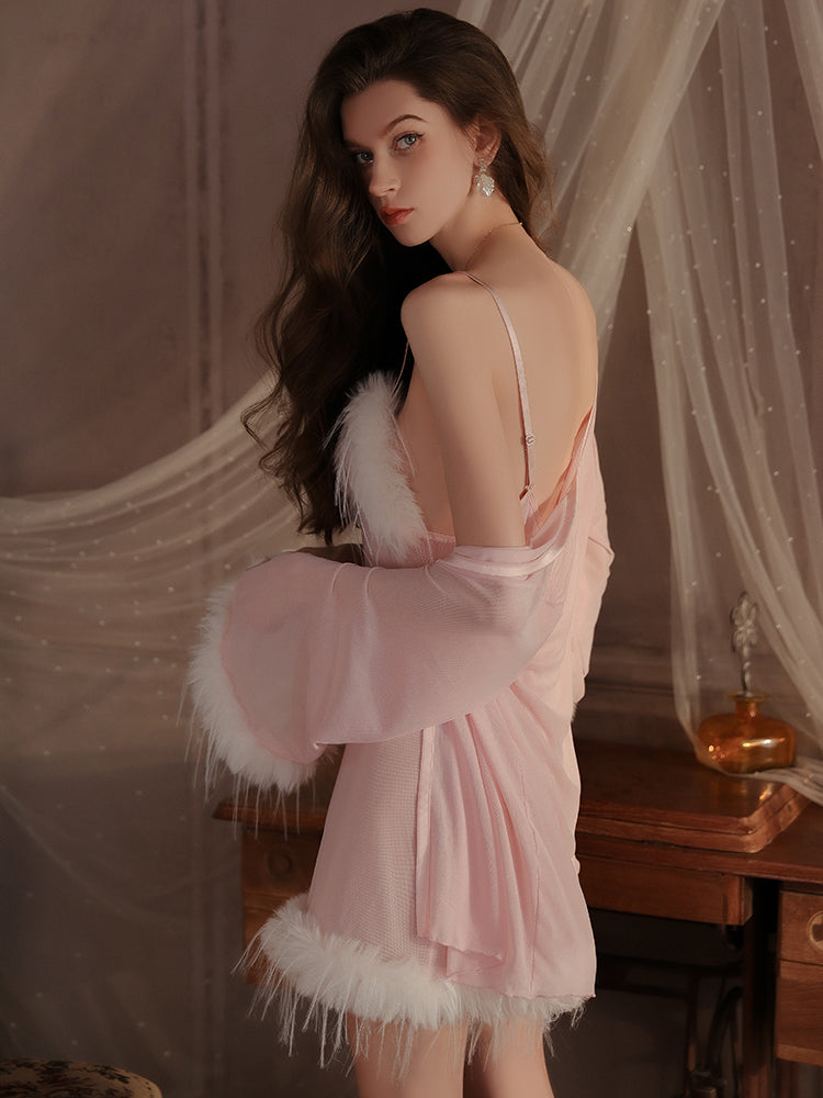 Robe nuisette à bordures en plumes Swan Elegance