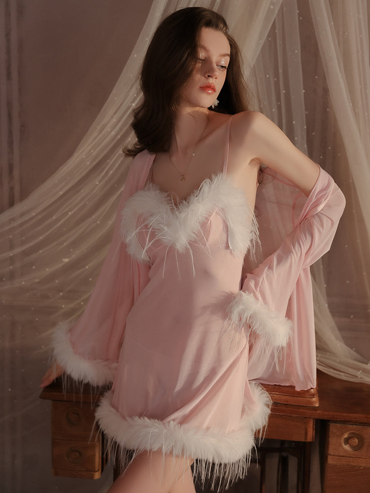 Robe nuisette à bordures en plumes Swan Elegance