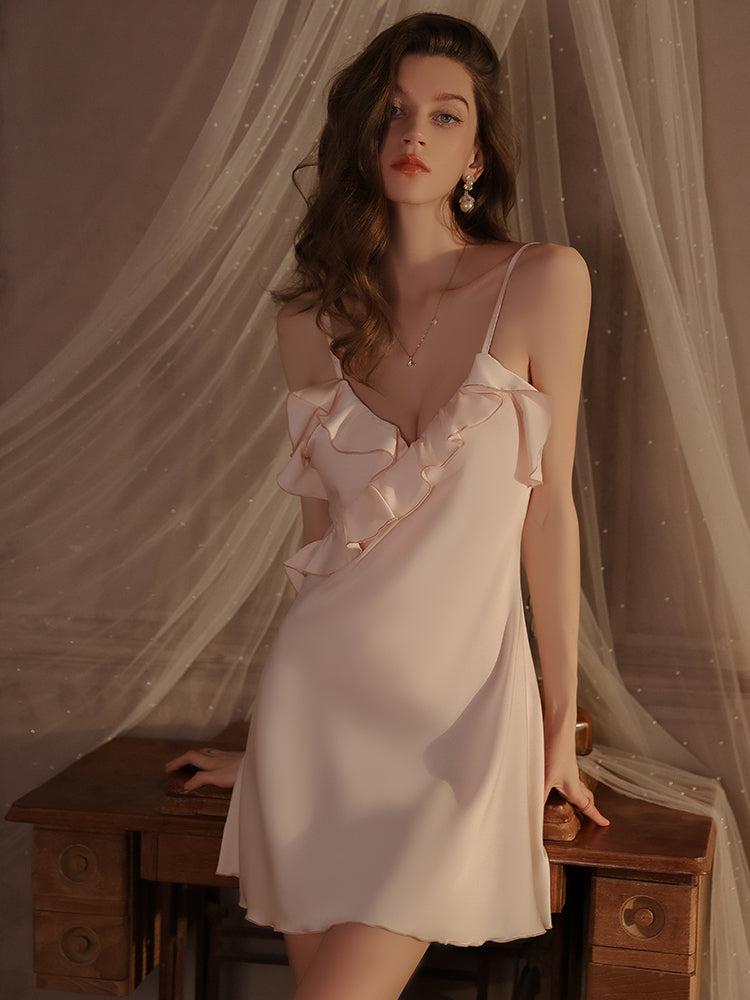 Robe nuisette à volants en satin 