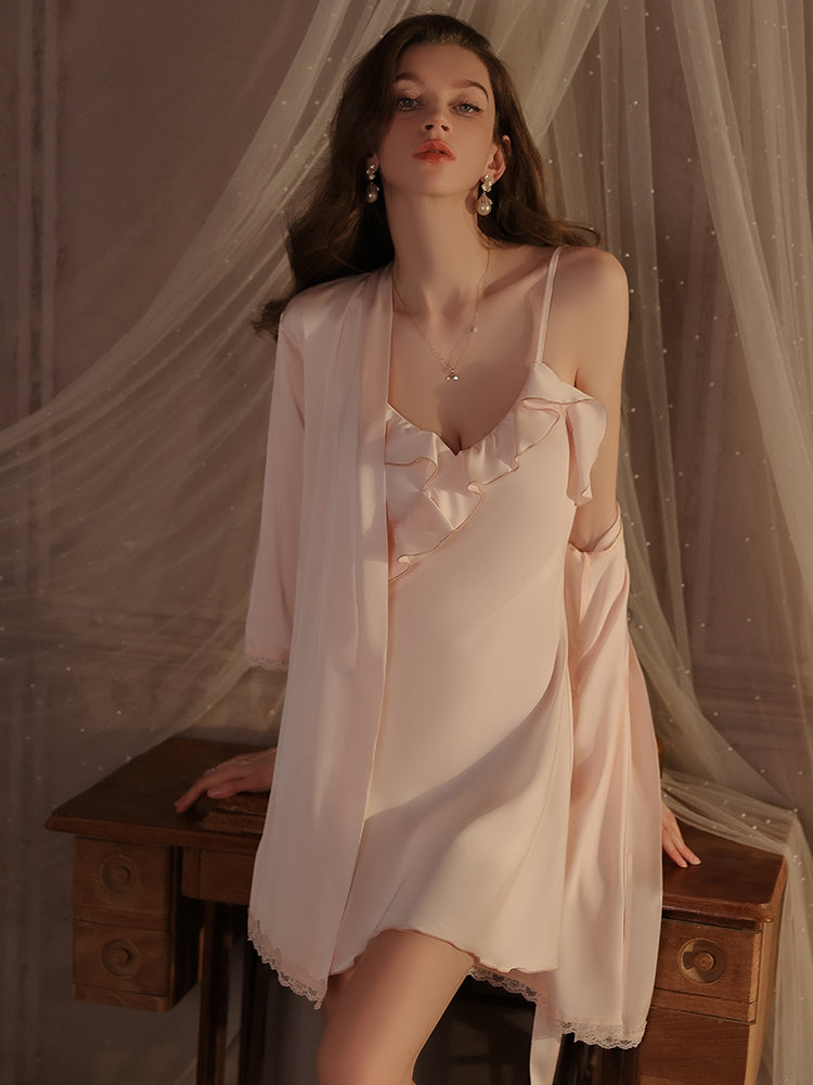 Robe nuisette à volants en satin 