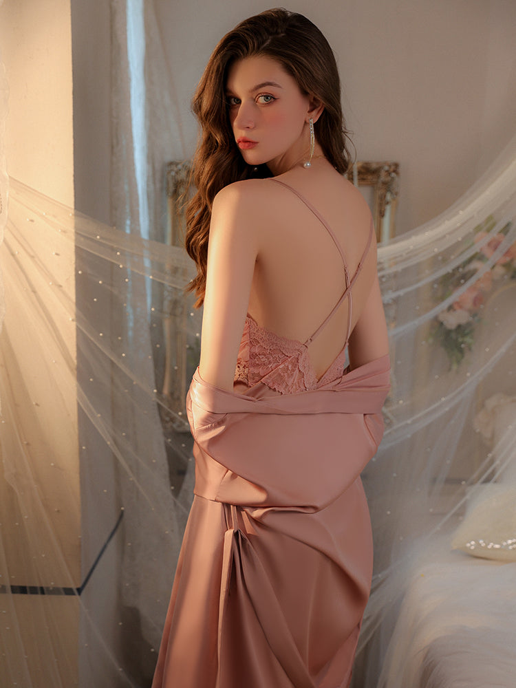 Robe nuisette en satin avec accents de dentelle Radiance