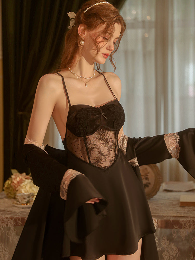 Robe nuisette en satin avec corsage en dentelle