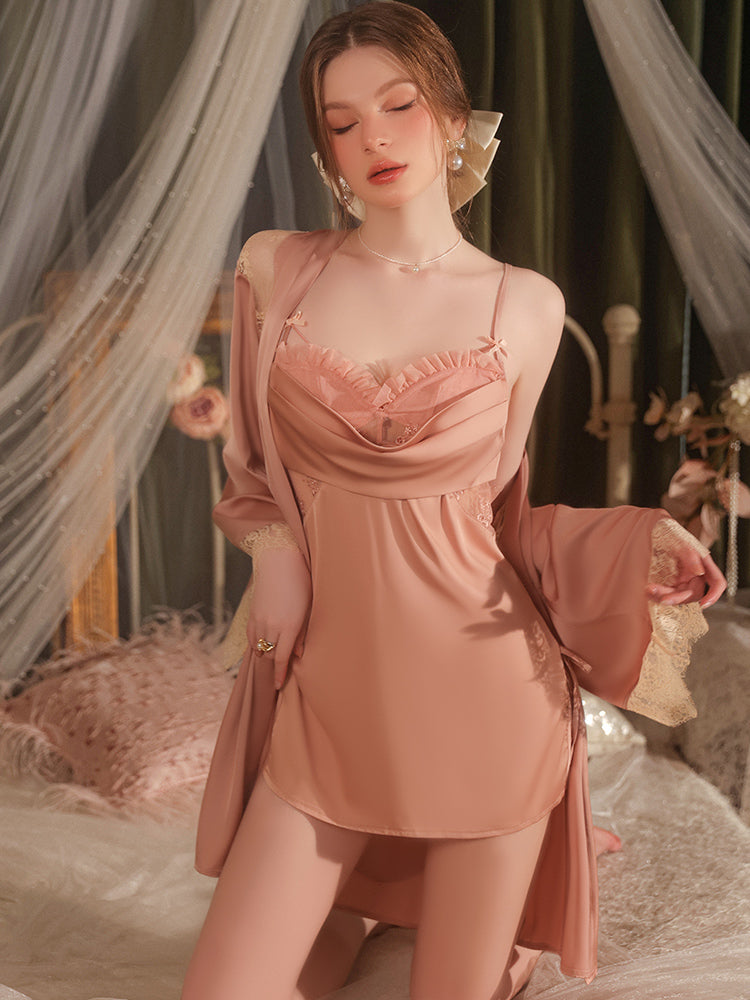 Robe nuisette en satin au charme éthéré