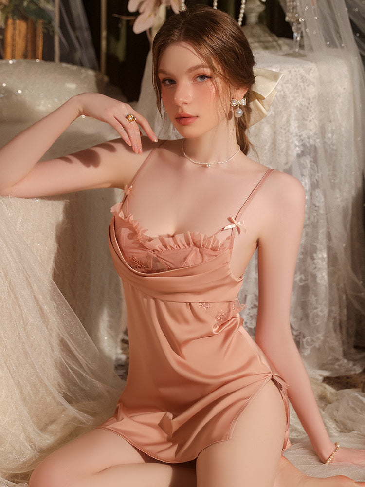 Robe nuisette en satin au charme éthéré