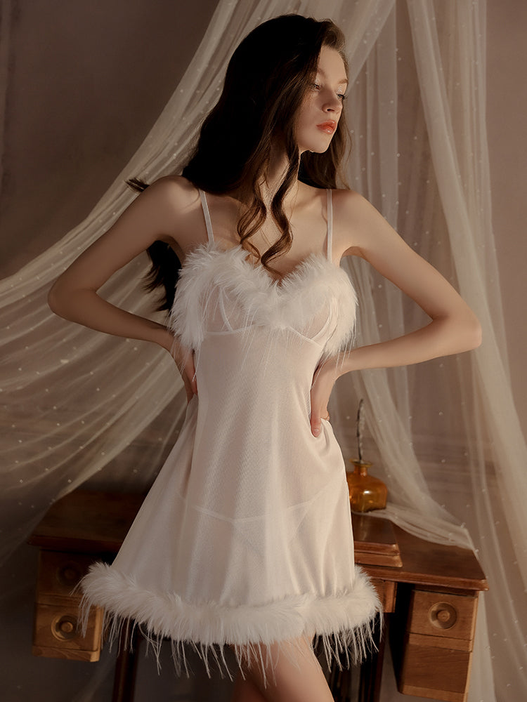 Robe nuisette à bordures en plumes Swan Elegance