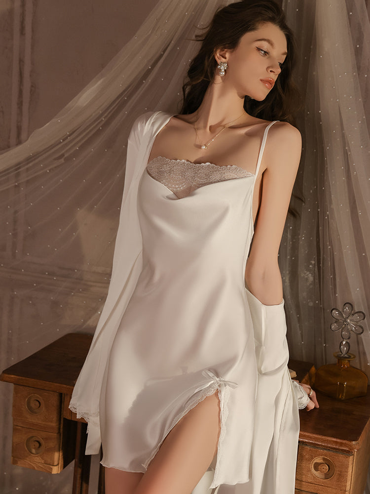 Robe nuisette élégante en satin avec détails en dentelle