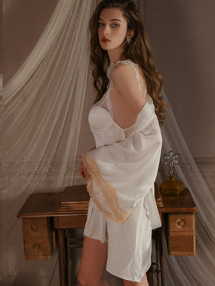 Robe nuisette en satin avec détails en dentelle Serenity