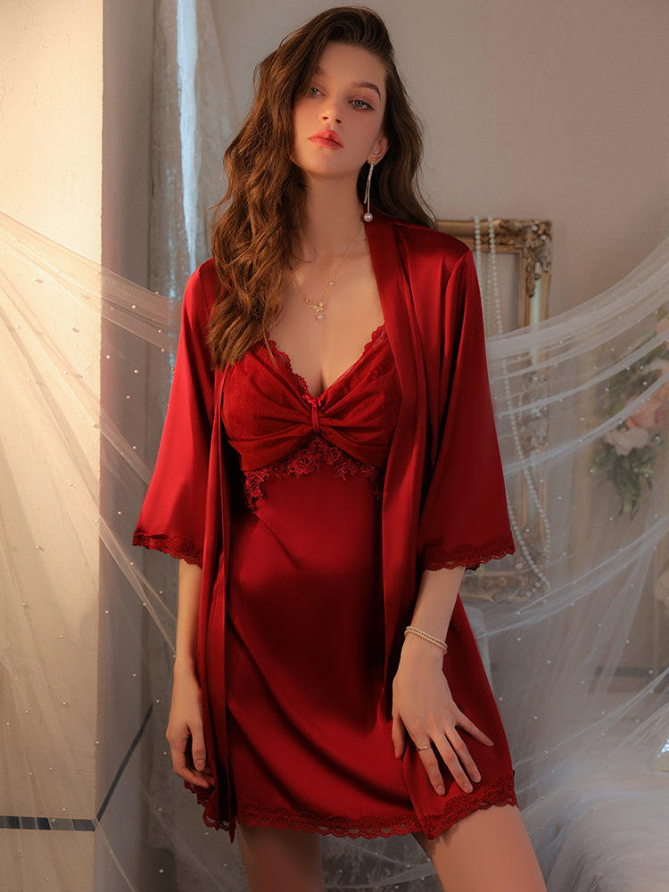 Robe nuisette en satin avec accents de dentelle Radiance