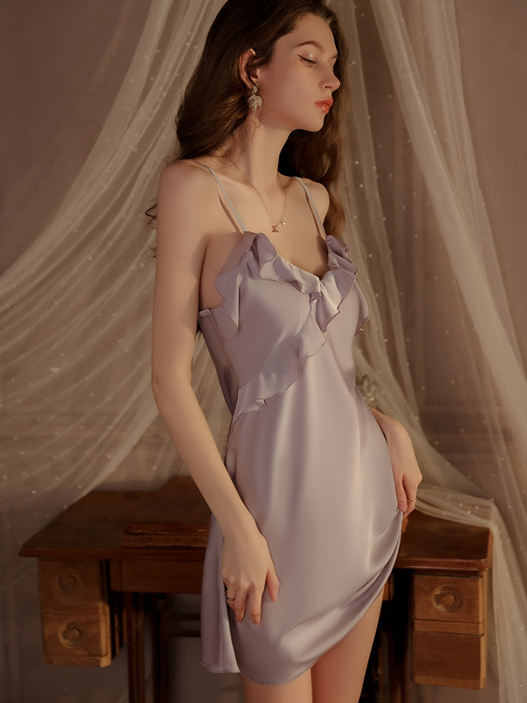 Robe nuisette à volants en satin 