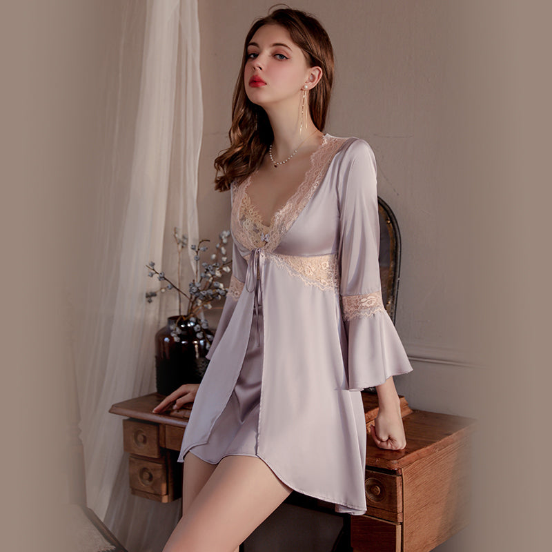 Chemise de nuit en satin Romance avec bordure en dentelle et dos nu 