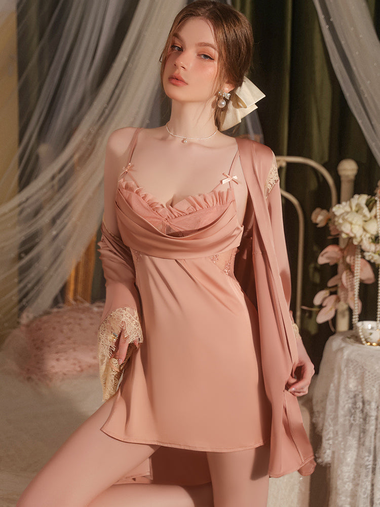 Robe nuisette en satin au charme éthéré