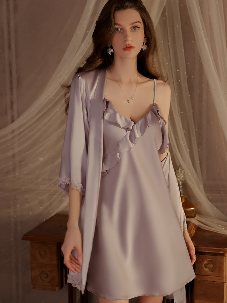 Robe nuisette à volants en satin 