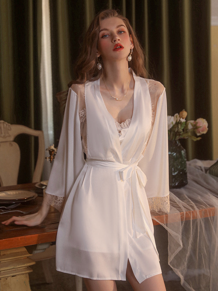 Robe nuisette en satin au charme éthéré