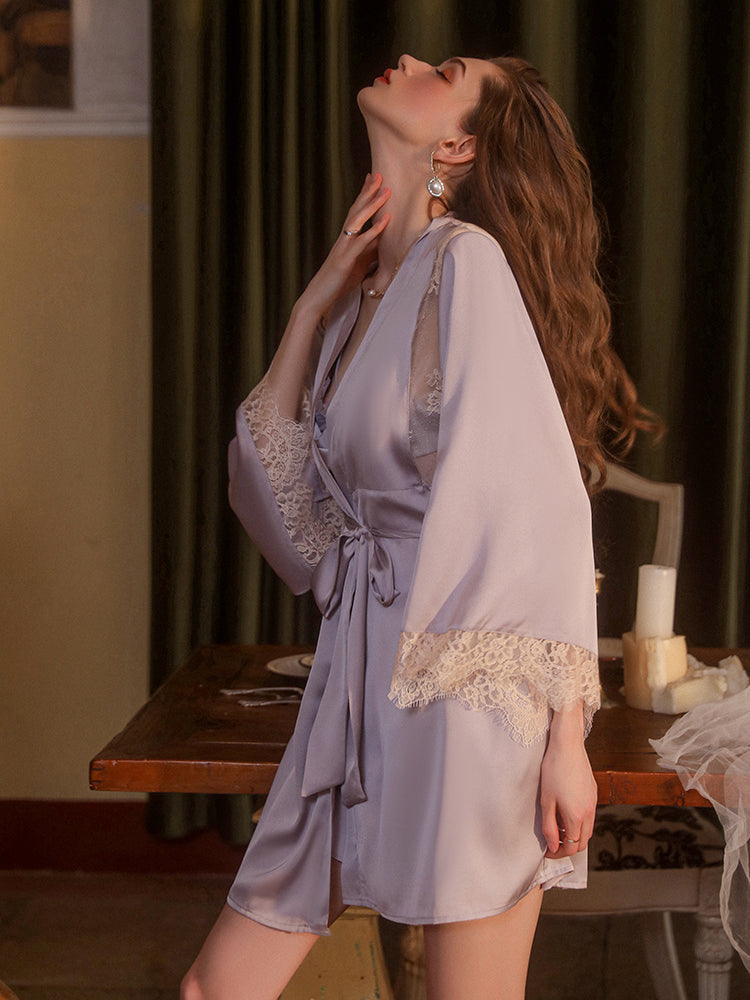 Robe nuisette en satin au charme éthéré