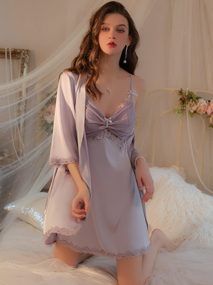 Robe nuisette en satin avec accents de dentelle Radiance