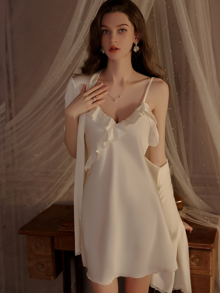 Robe nuisette à volants en satin 