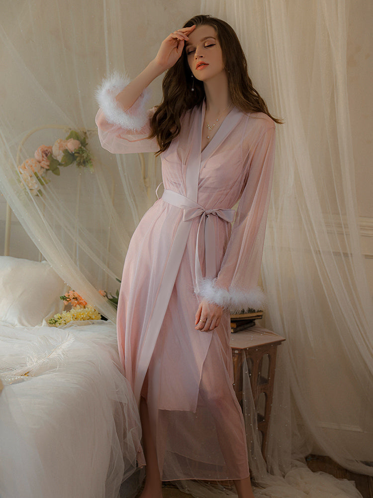 Robe longue fendue en satin Angelic Whisper