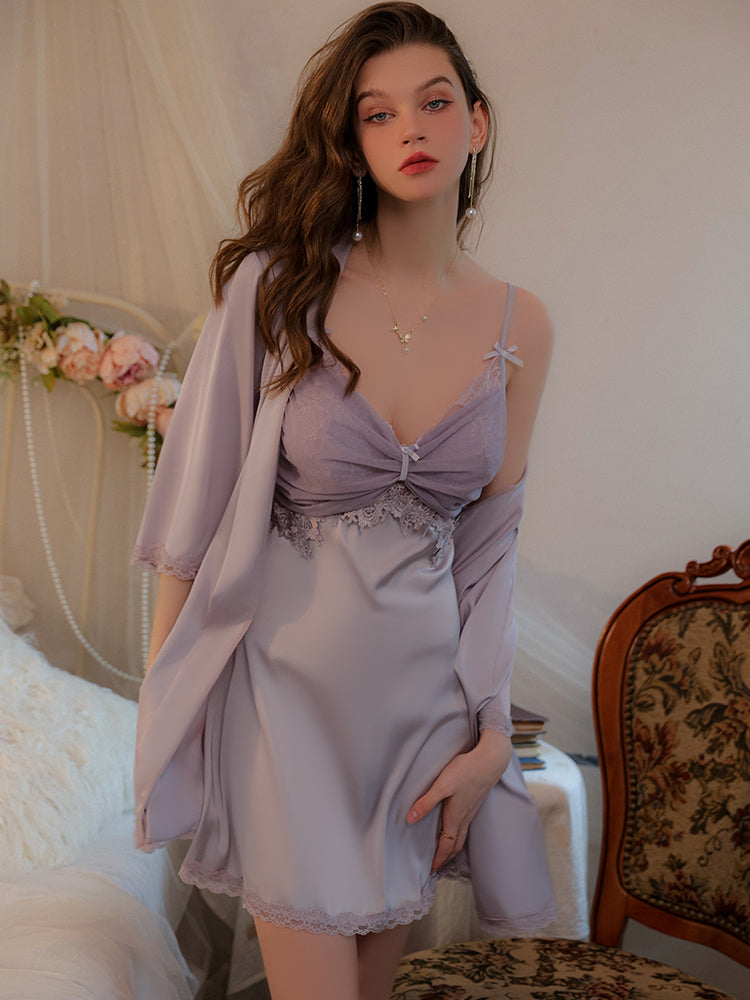 Robe nuisette en satin avec accents de dentelle Radiance