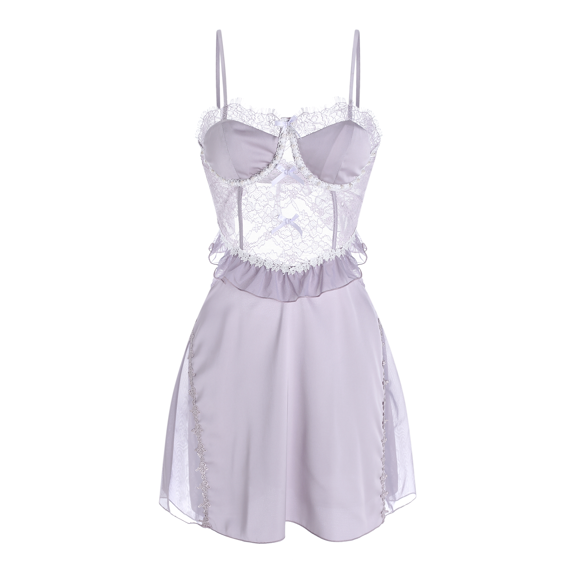 Robe nuisette en satin avec détails en dentelle et perles